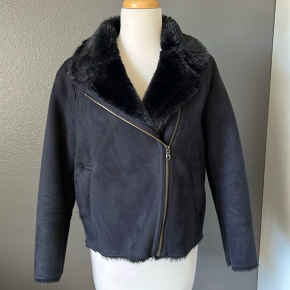 Uniqlo Jackets & Blazers - Uniqlo navy suede jacket with faux fur